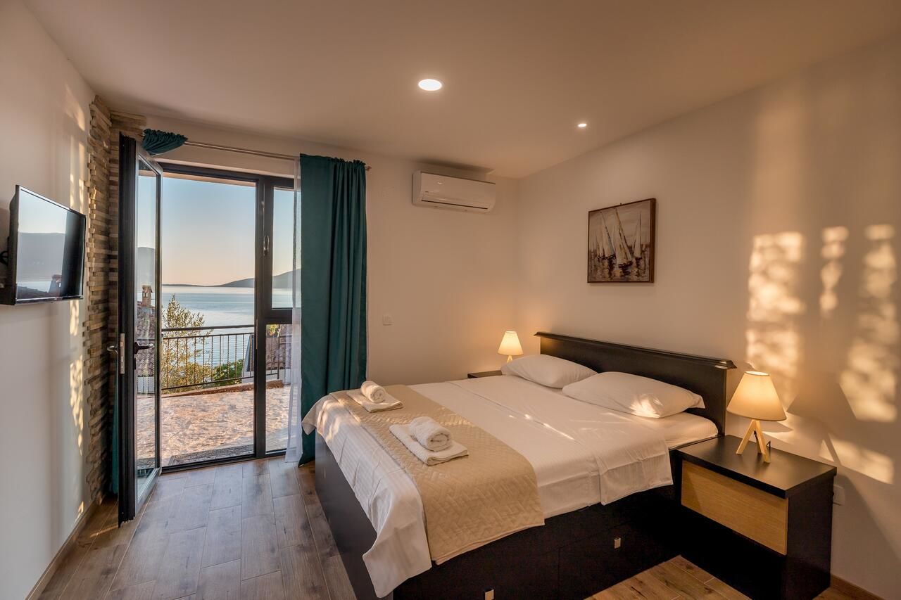Проживание в семье SkyView apartments Кумбор-4