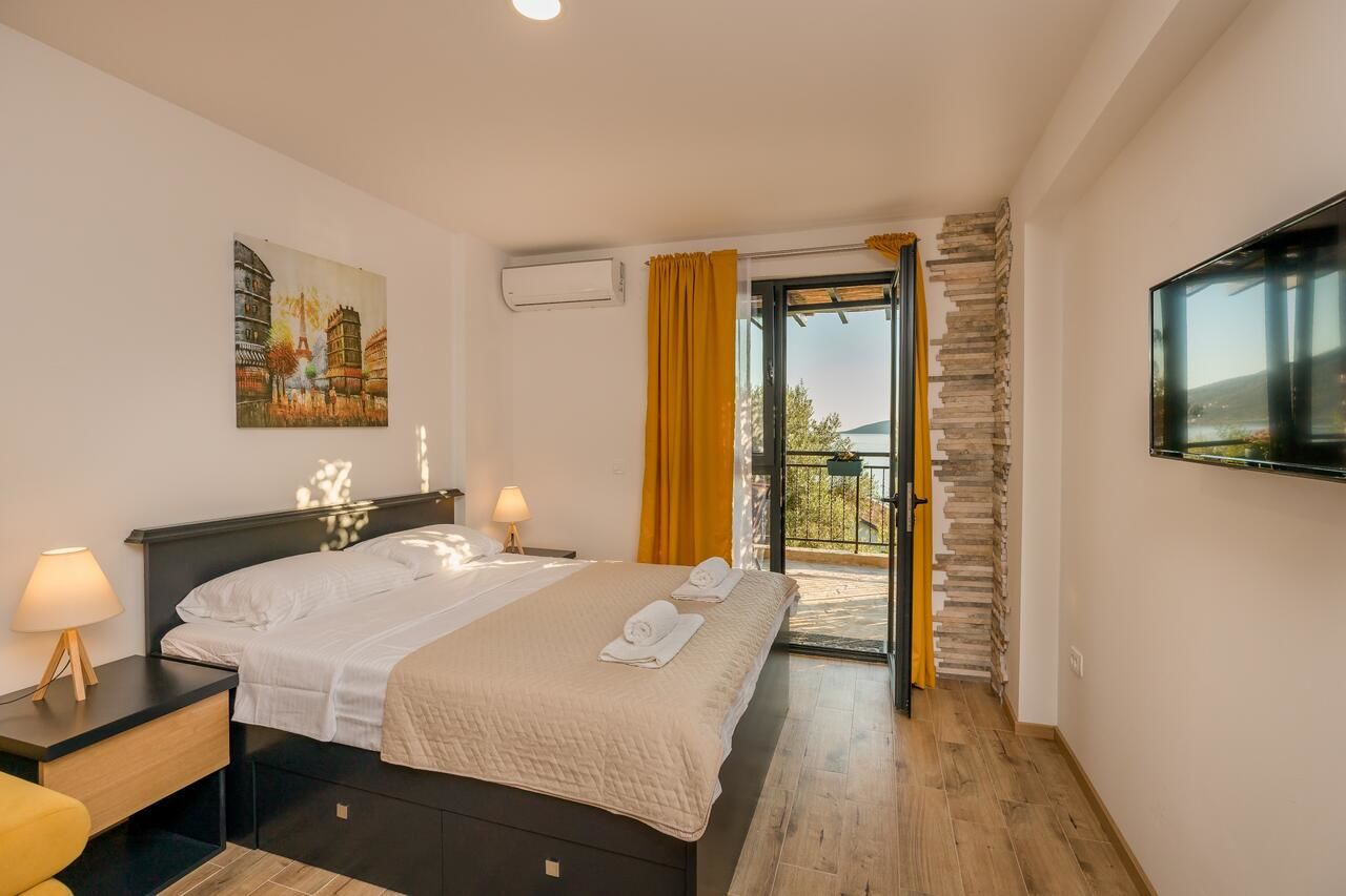 Проживание в семье SkyView apartments Кумбор-17