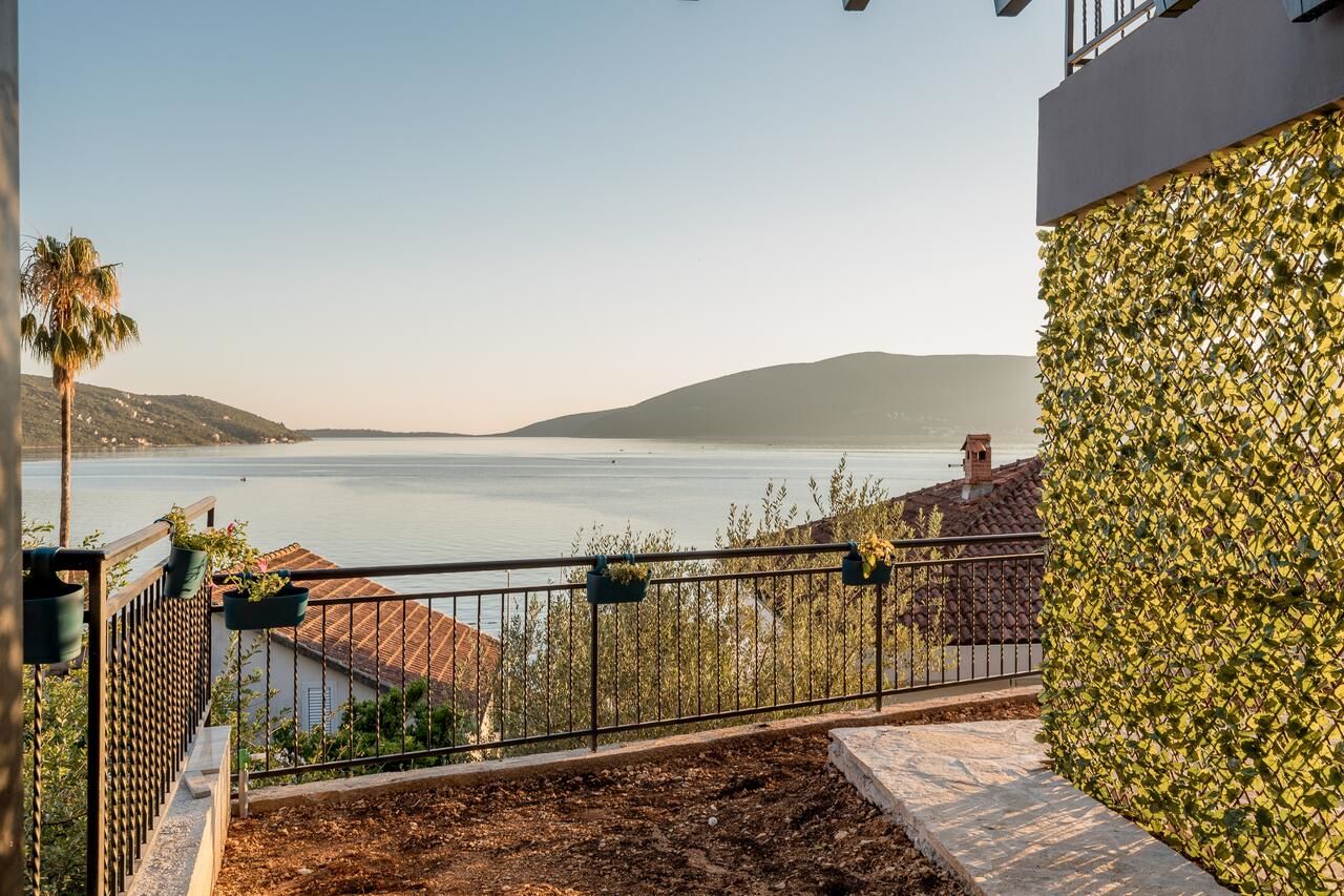 Проживание в семье SkyView apartments Кумбор-28