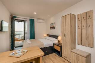 Проживание в семье SkyView apartments Кумбор Номер-студио с кроватью размера "king-size"-3